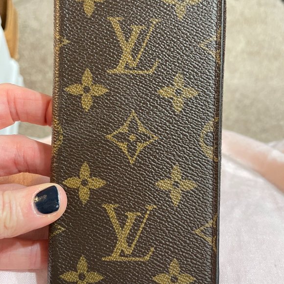 Louis Vuitton iphone 10 folio - Picture 1 of 4